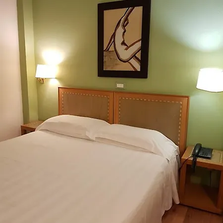 Touring فندق بيزا