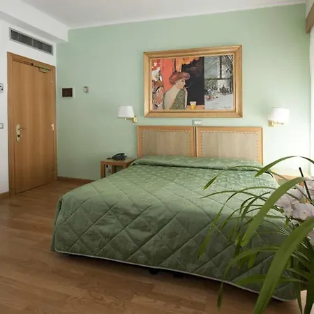 Touring Szálloda 3*