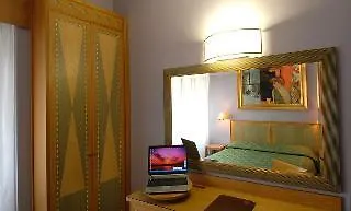 Отель Touring 3*